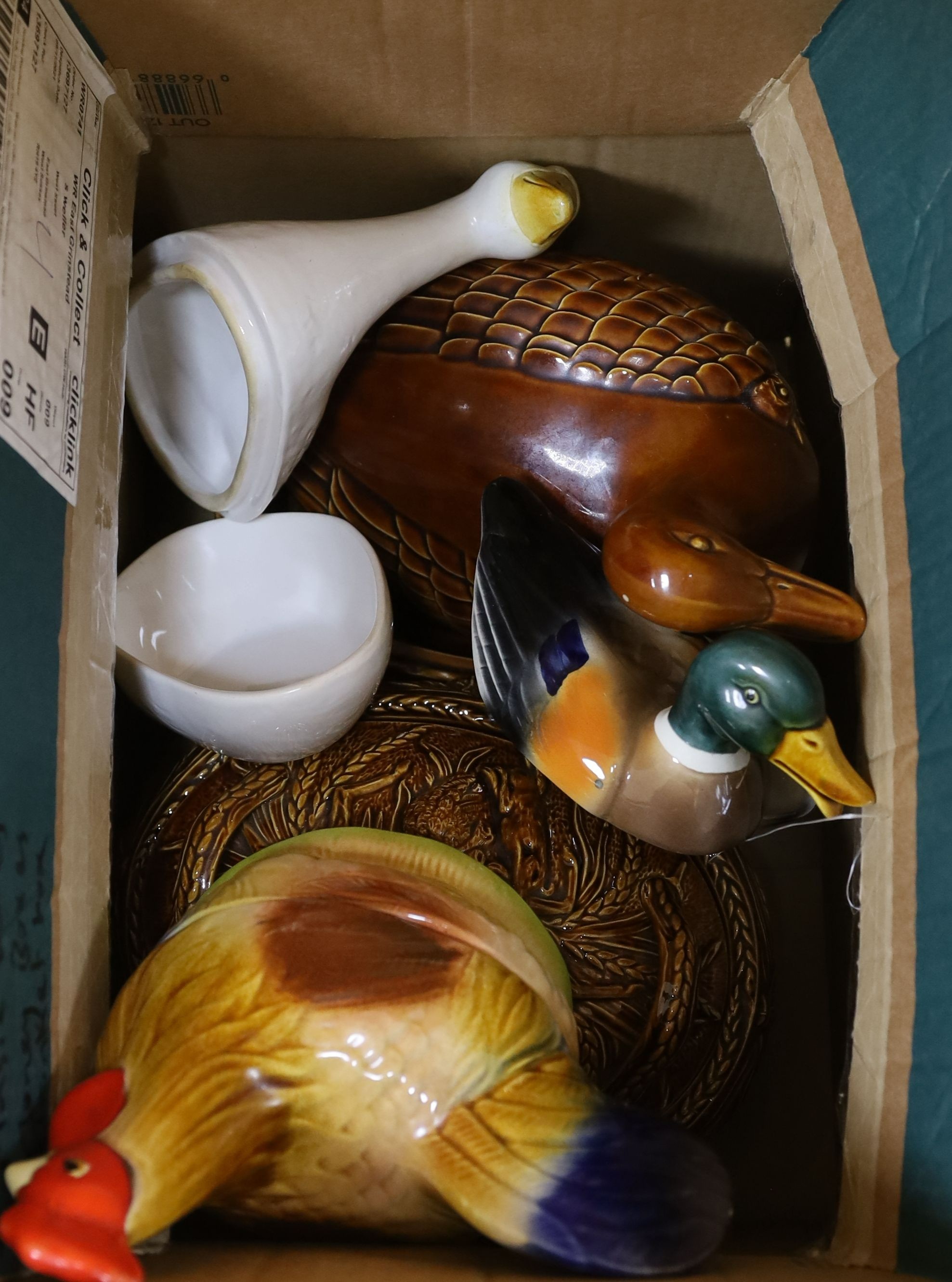 A quantity of ceramic chicken and duck egg baskets (2 boxes)